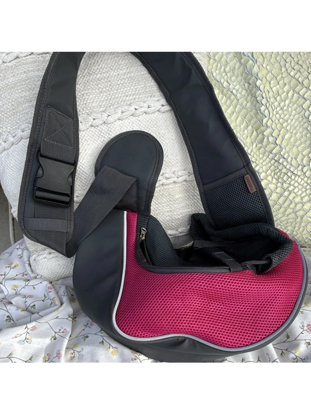 YUDODO New Adjustable Pet Sling Carrier , Neck, collar mesh extras Pink&Gray S